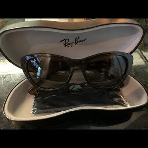 Women’s Ray Ban Sunglasses